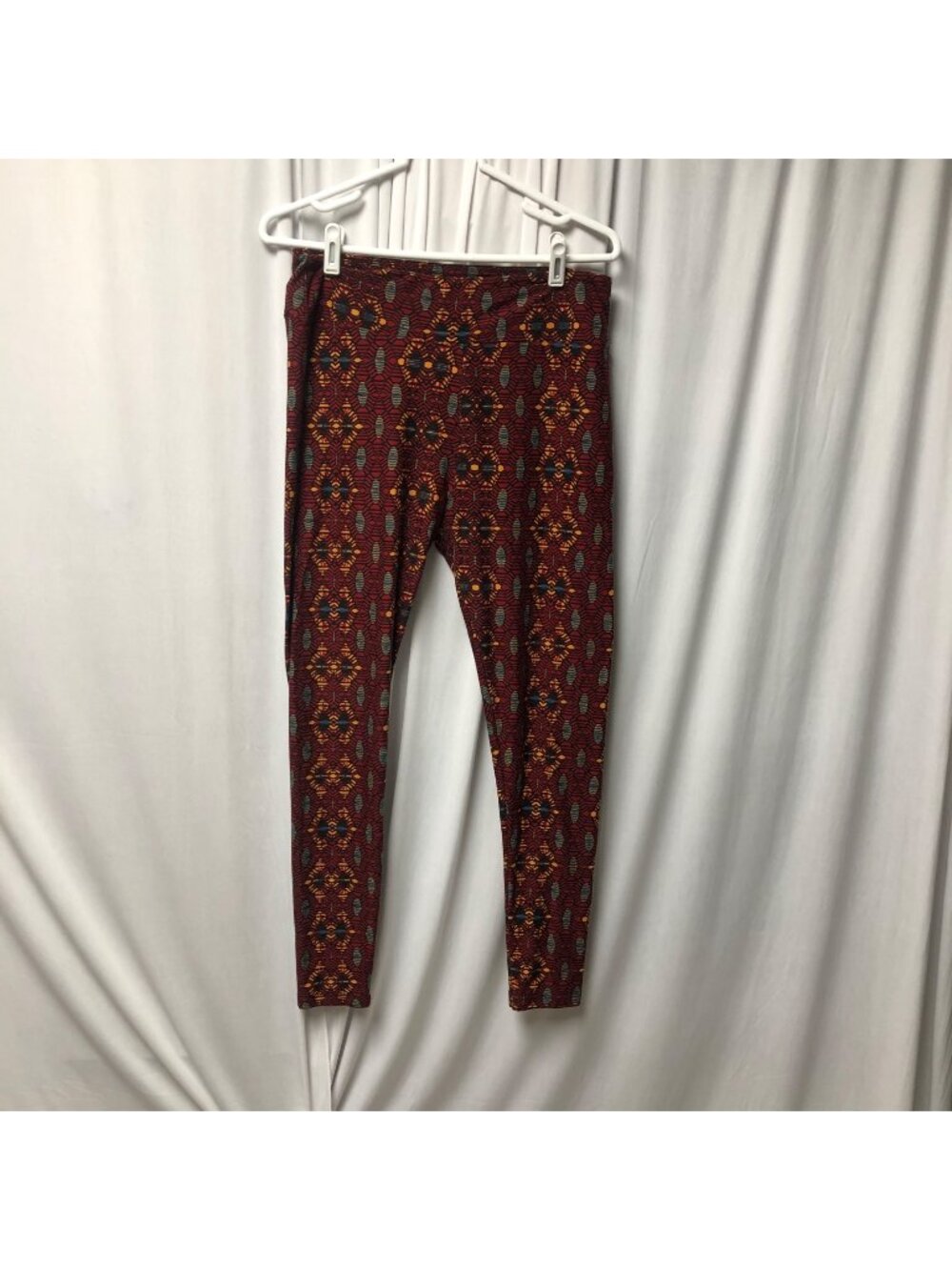 Lularoe Tall Curvy Leggings Tribal Print Red Yellow Blue Stretchy Soft Pants